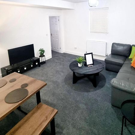 Stylish 2 Bed Apartment With Free Parking, Speed Wifi, Free Parking Colchester Exterior foto
