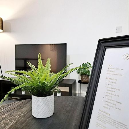 Stylish 2 Bed Apartment With Free Parking, Speed Wifi, Free Parking Colchester Exterior foto