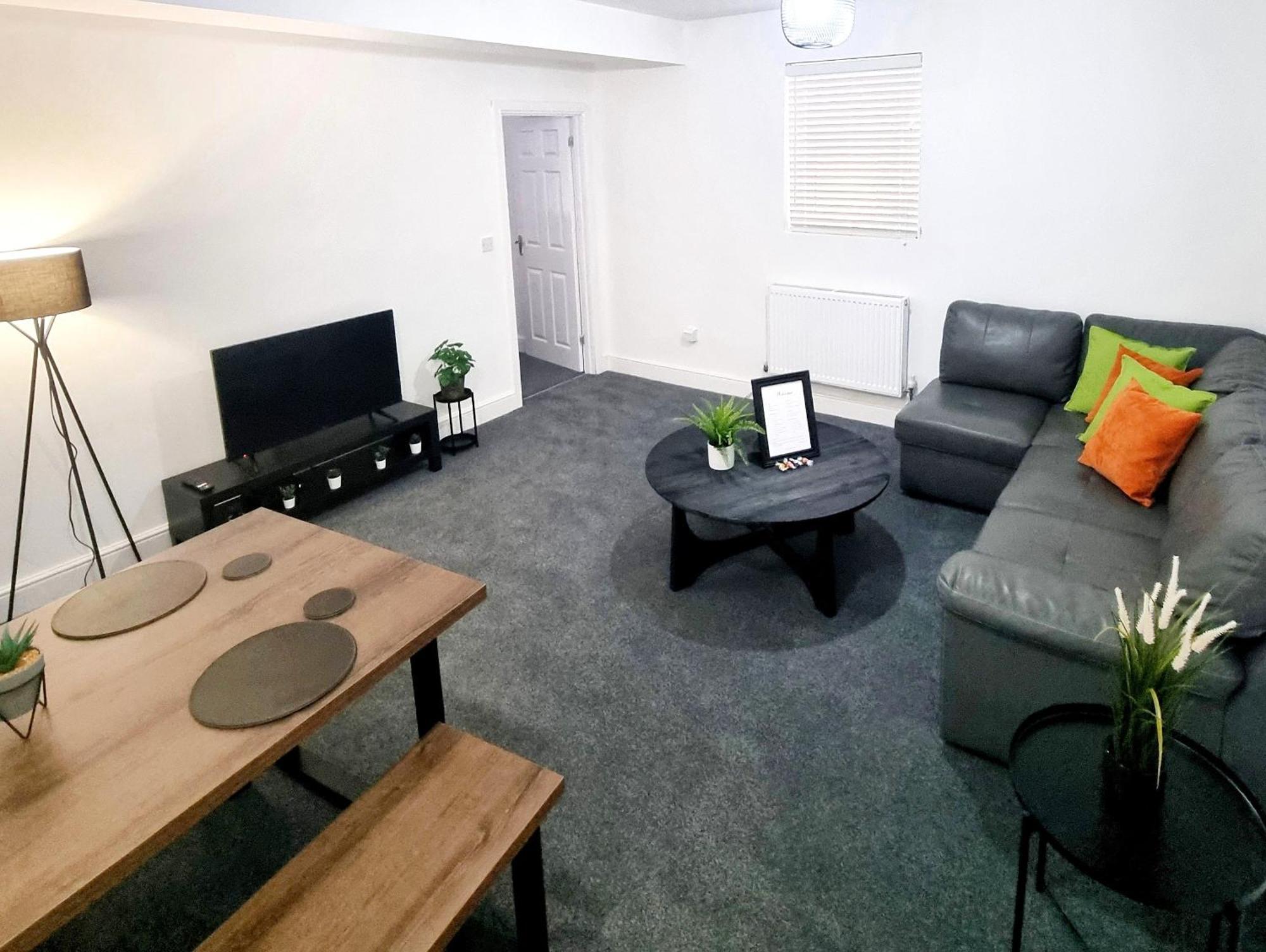 Stylish 2 Bed Apartment With Free Parking, Speed Wifi, Free Parking Colchester Exterior foto